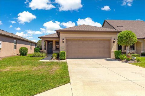 House in DEL WEBB STONE CREEK in Ocala, Florida 2 bedrooms, 121.24 sq.m. № 1851337 - photo 1