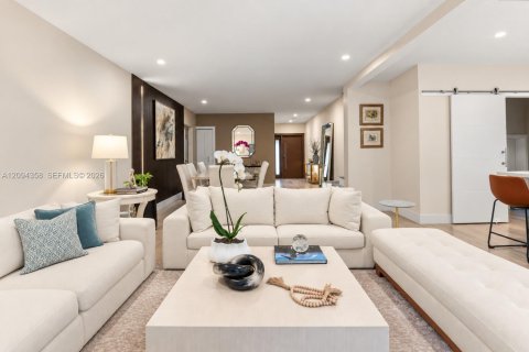 Villa ou maison à vendre à Miami Beach, Floride: 3 chambres, 163.6 m2 № 2401445 - photo 7