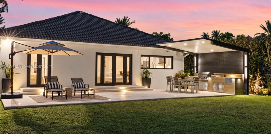 Villa ou maison à Miami Beach, Floride 3 chambres, 163.6 m2 № 2401445