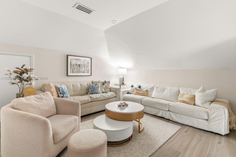 Villa ou maison à vendre à Miami Beach, Floride: 3 chambres, 163.6 m2 № 2401445 - photo 13