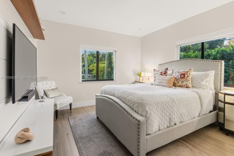 Villa ou maison à vendre à Miami Beach, Floride: 3 chambres, 163.6 m2 № 2401445 - photo 11