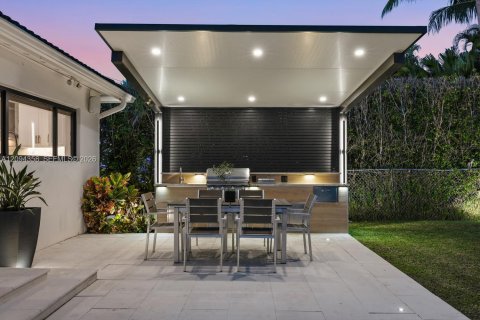 Villa ou maison à vendre à Miami Beach, Floride: 3 chambres, 163.6 m2 № 2401445 - photo 23
