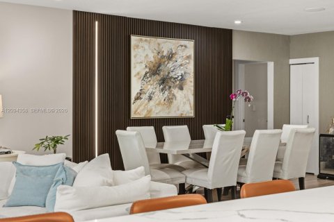 Villa ou maison à vendre à Miami Beach, Floride: 3 chambres, 163.6 m2 № 2401445 - photo 8