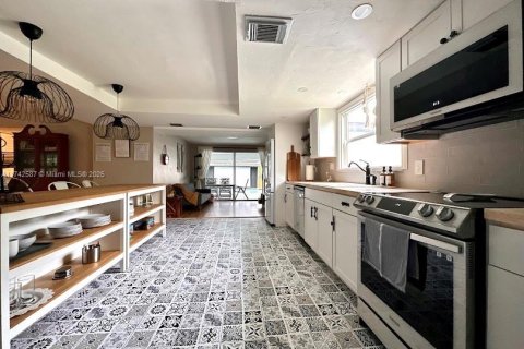 Casa en venta en Naples, Florida, 3 dormitorios, 136.75 m2 № 1705958 - foto 7