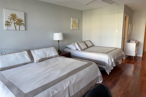 Condo in Hallandale Beach, Florida, 1 bedroom  № 2082511 - photo 8