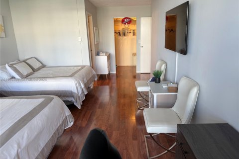 Condo in Hallandale Beach, Florida, 1 bedroom  № 2082511 - photo 9