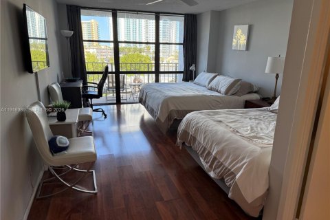 Condo in Hallandale Beach, Florida, 1 bedroom  № 2082511 - photo 10