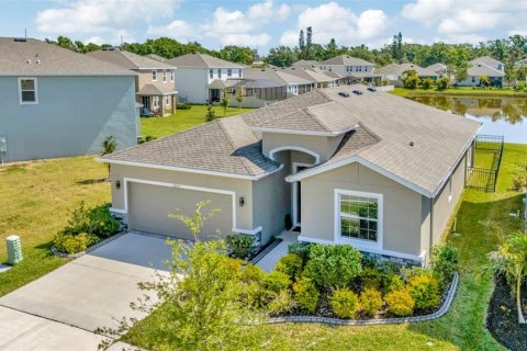 House in Wimauma, Florida 4 bedrooms, 189.06 sq.m. № 1613304 - photo 1