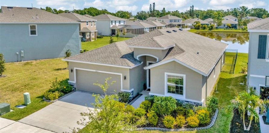 House in Wimauma, Florida 4 bedrooms, 189.06 sq.m. № 1613304