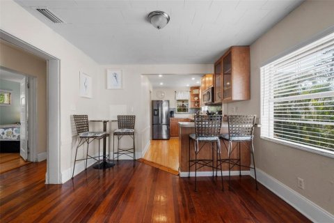 Propiedad comercial en venta en Holmes Beach, Florida, 5 dormitorios, 215.53 m2 № 1688377 - foto 10