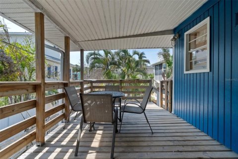 Propiedad comercial en venta en Holmes Beach, Florida, 5 dormitorios, 215.53 m2 № 1688377 - foto 15