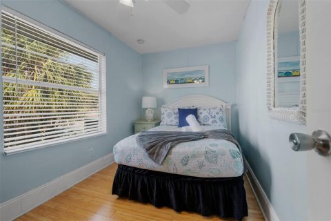 Propiedad comercial en venta en Holmes Beach, Florida, 5 dormitorios, 215.53 m2 № 1688377 - foto 16