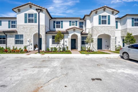 Дом в Майами, Флорида 3 спальни, 127.93м2 № 2002420