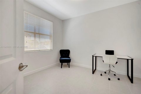 Снять в аренду виллу или дом в Майами, Флорида 3 спальни, 127.93м2, № 2002420 - фото 17