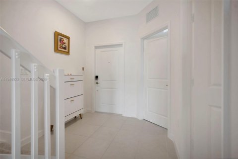 Снять в аренду виллу или дом в Майами, Флорида 3 спальни, 127.93м2, № 2002420 - фото 20