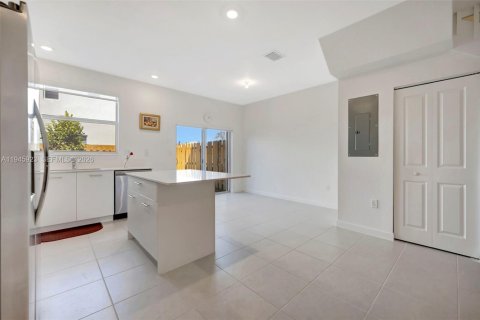 Снять в аренду виллу или дом в Майами, Флорида 3 спальни, 127.93м2, № 2002420 - фото 14