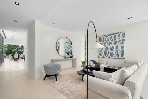House in Miami Beach, Florida 4 bedrooms, 417.5 sq.m. № 1945398 - photo 6
