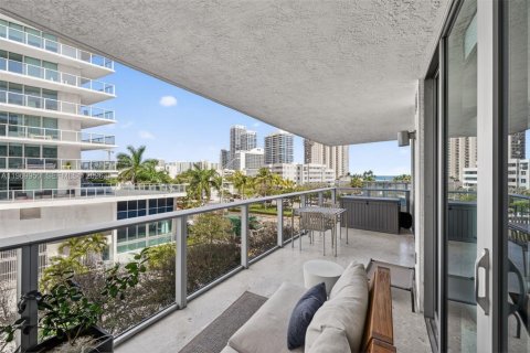 Condominio en alquiler en Miami Beach, Florida, 2 dormitorios, 88.44 m2 № 2031018 - foto 16