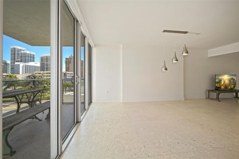 Condominio en alquiler en Miami Beach, Florida, 2 dormitorios, 88.44 m2 № 2031018 - foto 13