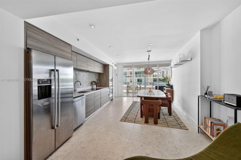 Condominio en alquiler en Miami Beach, Florida, 2 dormitorios, 88.44 m2 № 2031018 - foto 8
