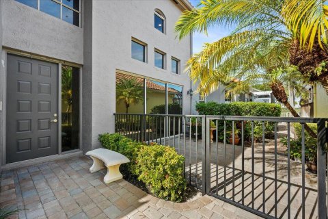 Villa ou maison à vendre à West Palm Beach, Floride: 3 chambres, 264.12 m2 № 2087750 - photo 5