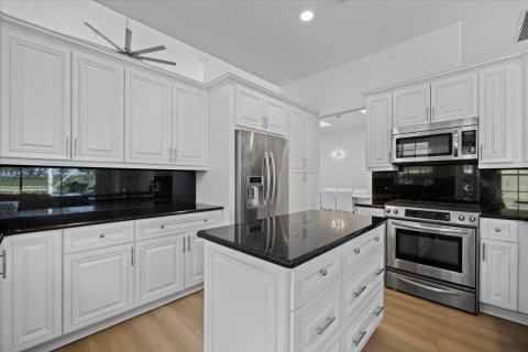 Villa ou maison à vendre à West Palm Beach, Floride: 3 chambres, 264.12 m2 № 2087750 - photo 3