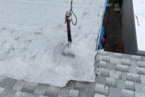 House in Hollywood, Florida 2 bedrooms, 106.65 sq.m. № 2001111 - photo 25