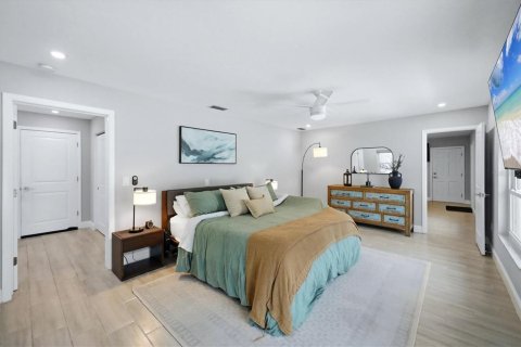 Villa ou maison à vendre à Sarasota, Floride: 4 chambres, 197.51 m2 № 2406602 - photo 4