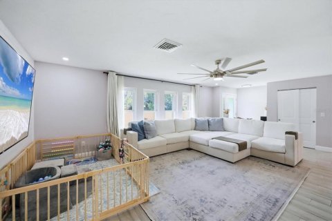 Villa ou maison à vendre à Sarasota, Floride: 4 chambres, 197.51 m2 № 2406602 - photo 23
