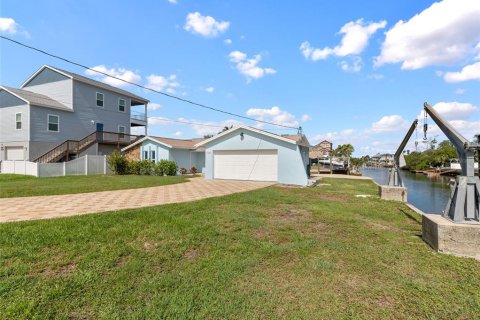 House in Hudson, Florida 2 bedrooms, 101.45 sq.m. № 1719938 - photo 11