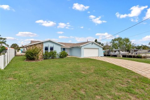 House in Hudson, Florida 2 bedrooms, 101.45 sq.m. № 1719938 - photo 4