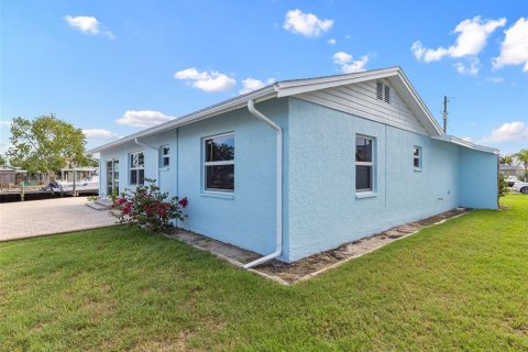 House in Hudson, Florida 2 bedrooms, 101.45 sq.m. № 1719938 - photo 13