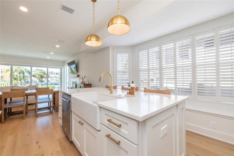 Townhouse in Clearwater, Florida 3 bedrooms, 287.81 sq.m. № 2097056 - photo 9
