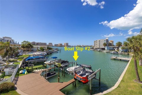 Townhouse in Clearwater, Florida 3 bedrooms, 287.81 sq.m. № 2097056 - photo 3