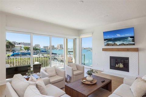 Townhouse in Clearwater, Florida 3 bedrooms, 287.81 sq.m. № 2097056 - photo 5