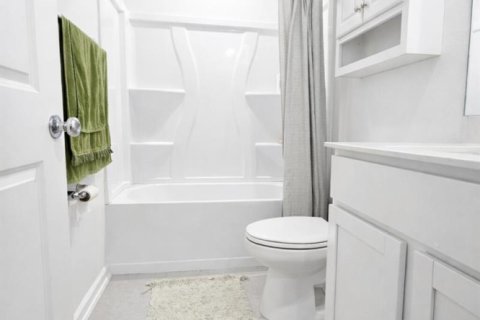House in Winter Haven, Florida 3 bedrooms, 138.15 sq.m. № 2146126 - photo 6