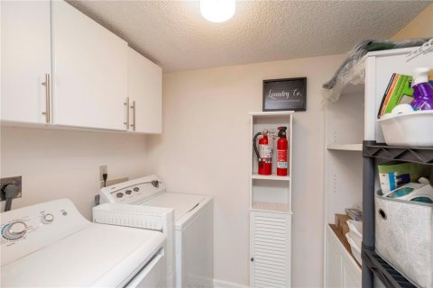 Condo in Tarpon Springs, Florida, 2 bedrooms  № 1813648 - photo 16