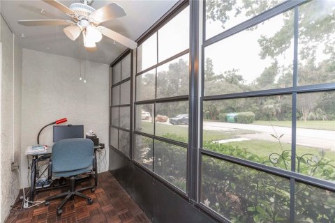 Condo in Tarpon Springs, Florida, 2 bedrooms  № 1813648 - photo 24