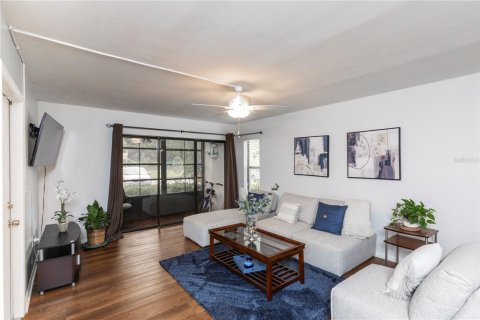 Condo in Tarpon Springs, Florida, 2 bedrooms  № 1813648 - photo 3