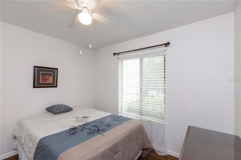 Condo in Tarpon Springs, Florida, 2 bedrooms  № 1813648 - photo 18