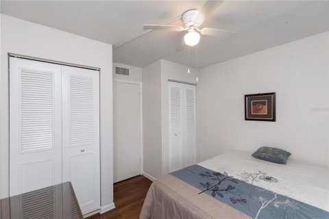 Condo in Tarpon Springs, Florida, 2 bedrooms  № 1813648 - photo 19