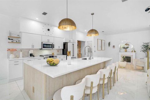 Villa ou maison à louer à Sarasota, Floride: 3 chambres, 155.15 m2 № 1649551 - photo 10