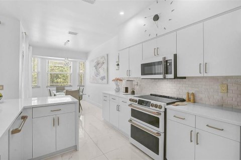 Villa ou maison à louer à Sarasota, Floride: 3 chambres, 155.15 m2 № 1649551 - photo 9