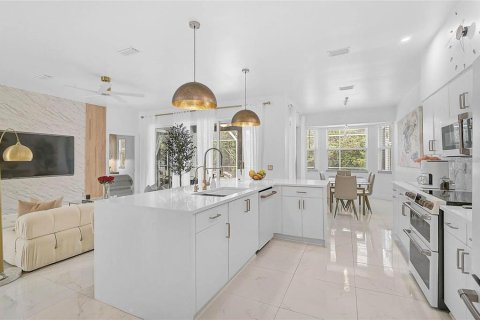 Villa ou maison à louer à Sarasota, Floride: 3 chambres, 155.15 m2 № 1649551 - photo 6