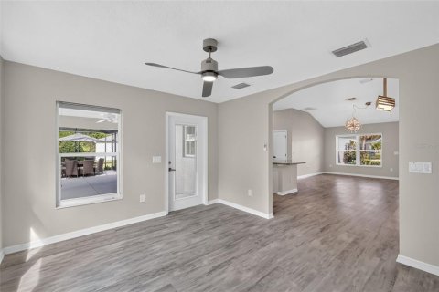 House in The Villages, Florida 3 bedrooms, 153.66 sq.m. № 2405464 - photo 19