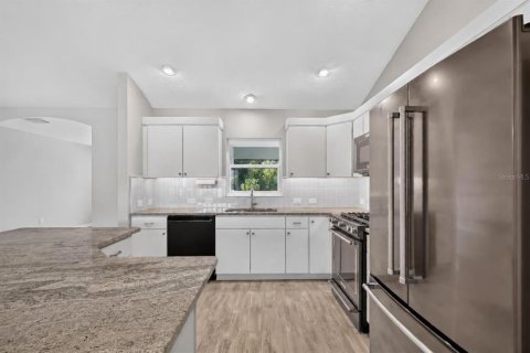 House in The Villages, Florida 3 bedrooms, 153.66 sq.m. № 2405464 - photo 28
