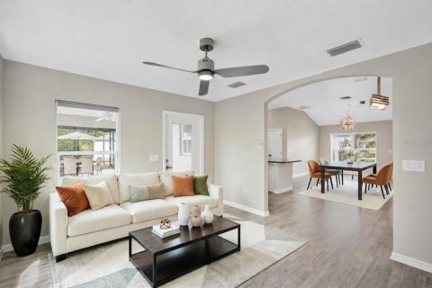 House in The Villages, Florida 3 bedrooms, 153.66 sq.m. № 2405464 - photo 18