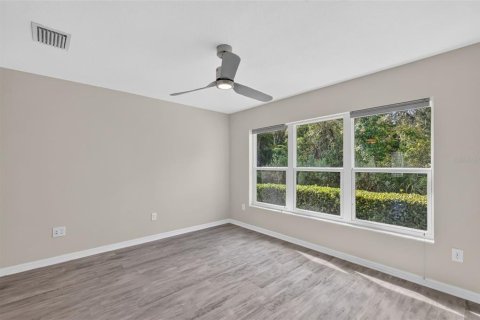 House in The Villages, Florida 3 bedrooms, 153.66 sq.m. № 2405464 - photo 17