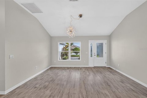 House in The Villages, Florida 3 bedrooms, 153.66 sq.m. № 2405464 - photo 13