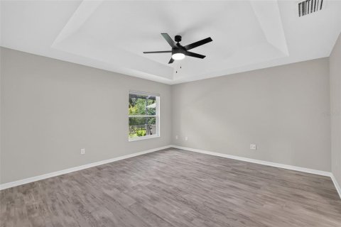 House in The Villages, Florida 3 bedrooms, 153.66 sq.m. № 2405464 - photo 21